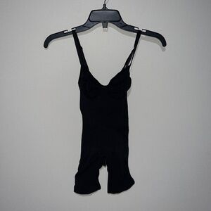 SKIMS SEAMLESS SCULPT MID THIGH BODYSUIT ONYX BLACK SMALL